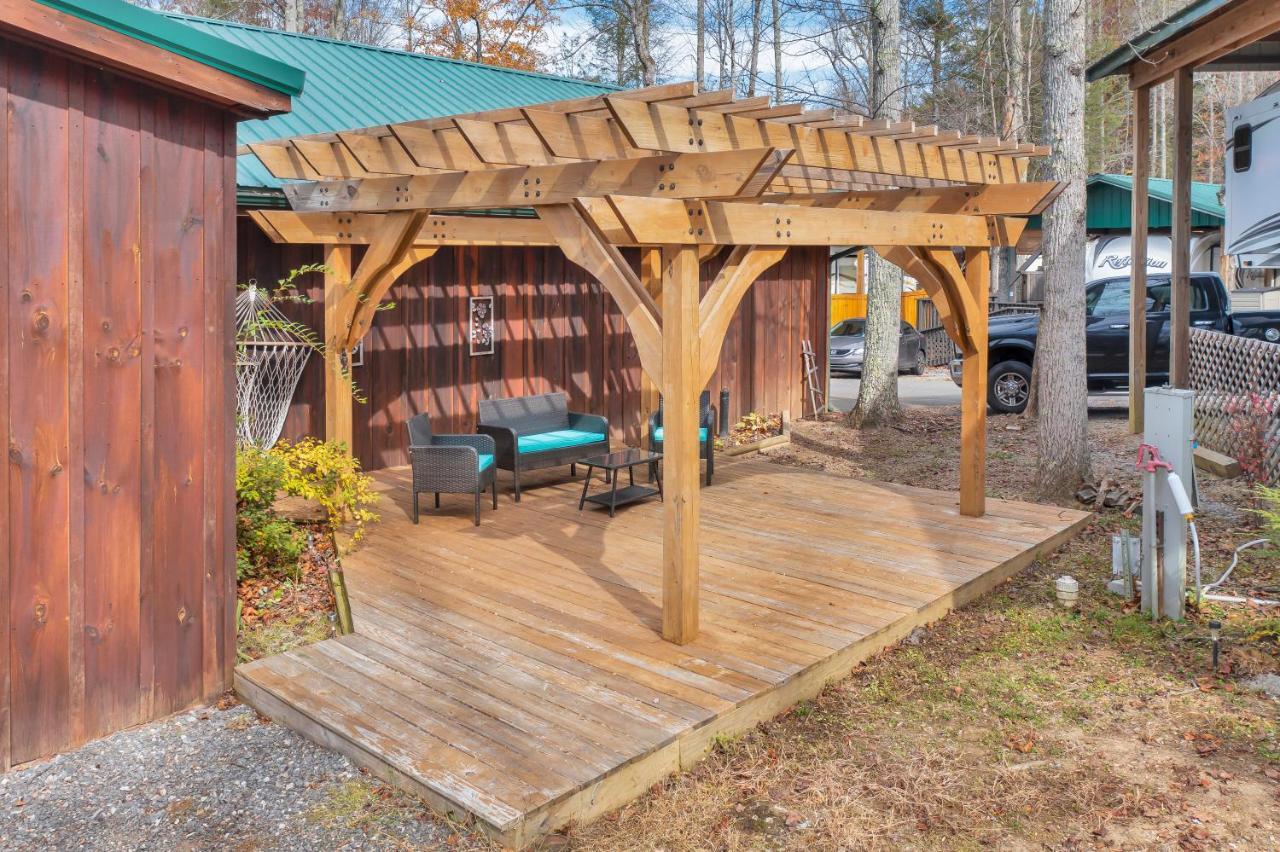 Arrow Creek Camp And Cabins Gatlinburg Exterior photo