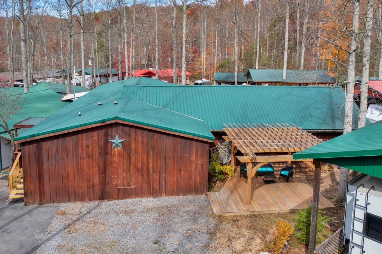 Arrow Creek Camp And Cabins Gatlinburg Exterior photo